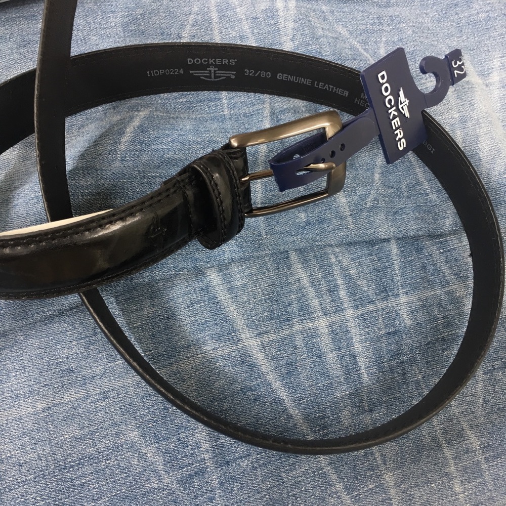 NWT Dockers Distressed Black Leather Belt 32/80
